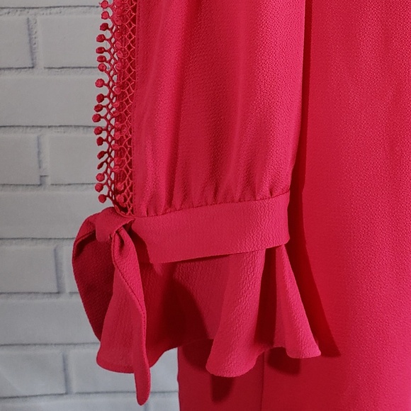 NWT BCX Off-the-Shoulder Top w/Cut Out Sleeves - Picture 2 of 4